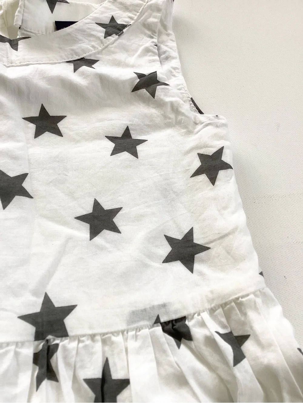 GAP sleeveless white